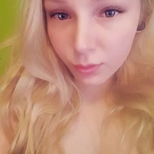 Meet your Posher, Emily vän